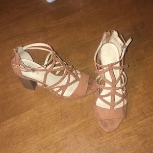 Nice Brown Heels 👠😍